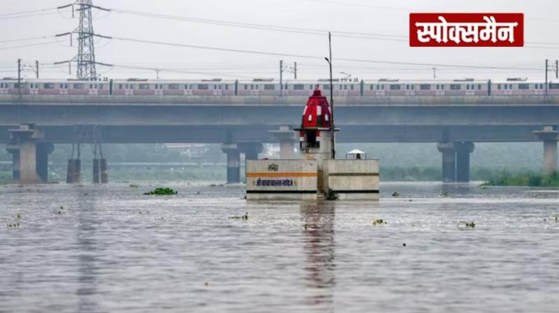 Yamuna water level in Delhi is above warning mark News in Hindi 