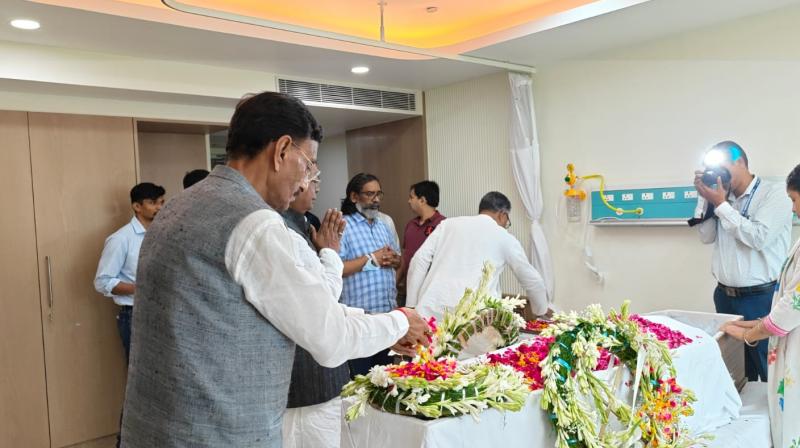 Union Minister of State for Defence Sanjay Seth paid tribute to Shibu Soren news in hindi