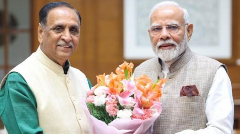 PM Modi meets Vijay Rupani Family members, Ahmedabad plane crash news in hindi PM Modi meets Vijay Rupani Family members, Ahmedabad plane crash news in hindi