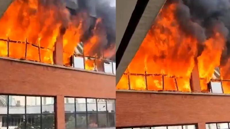 Fire breaks out at Sri Guru Gobind Singh College of Commerce news in hindi