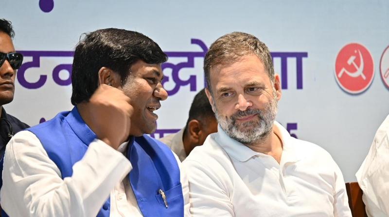 Mukesh Sahni, Rahul and Tejashwi, released the Mahagathbandhan Resolution news in hindi