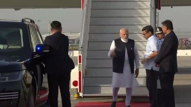PM Modi returned to India after terrorist attack in Kashmir news in hindi