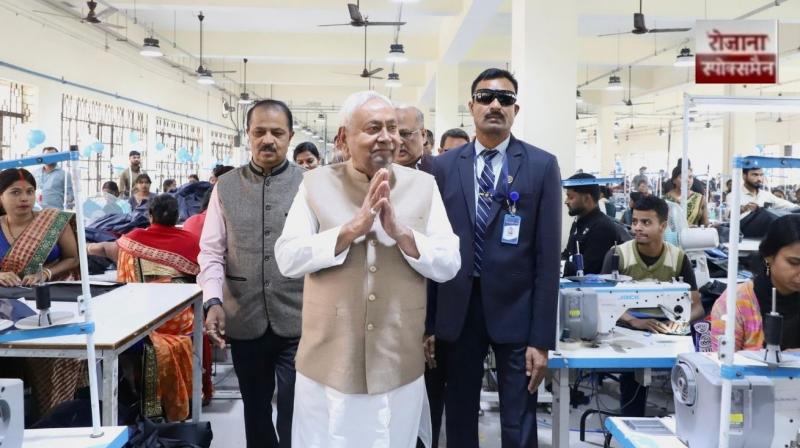 The Chief Minister visited the Hajipur Industrial Area and inspected the industrial units.