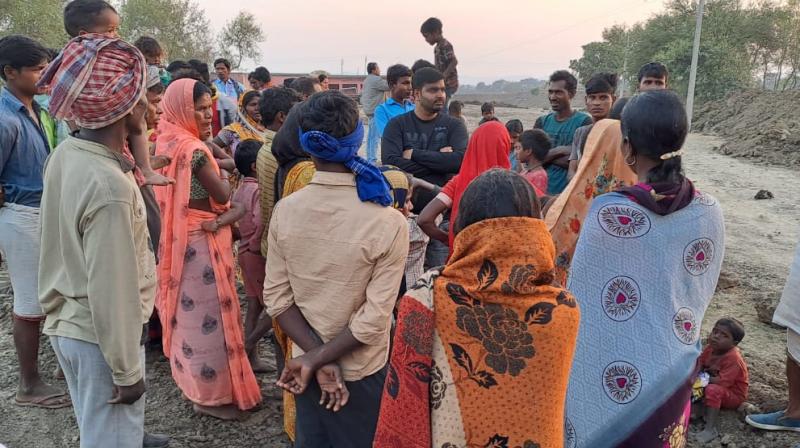 Digging of the pond ruined the houses of the poor, there was a stir among the villagers.