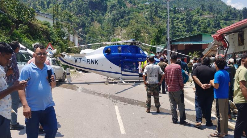 Kedarnath Helicopter Emergency Landing News In Hindi Kedarnath Helicopter Emergency Landing News In Hindi