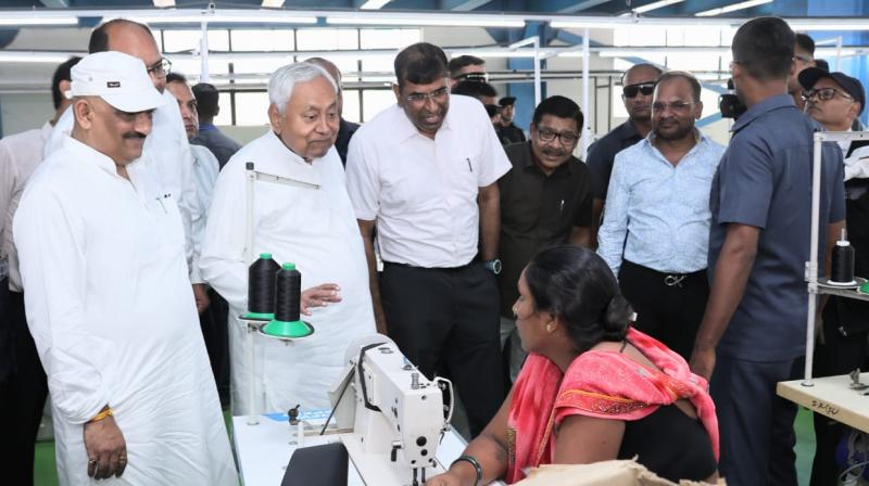 CM inspected various industrial units of Industrial Area Sikandarpur, Bihta news in hindi