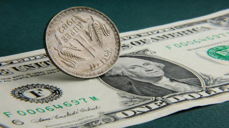 Rupee gains 39 paise in early trade to 85.71 against dollar News In Hindi