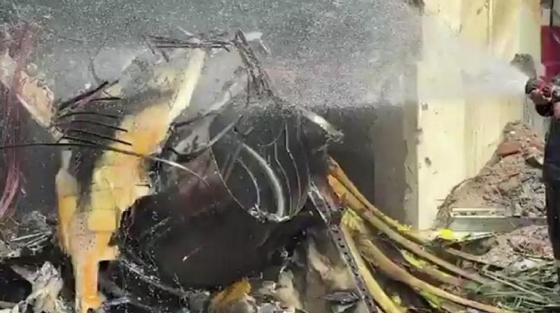 Bangladesh Air Force training aircraft crashes into a school in Dhaka news In Hindi