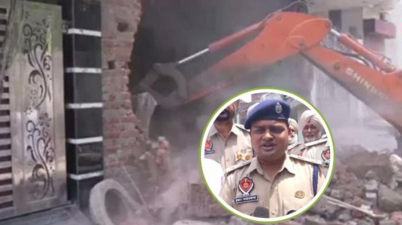 Bulldozer action on illegal house of saas bahu involved in drug trade News In Hindi