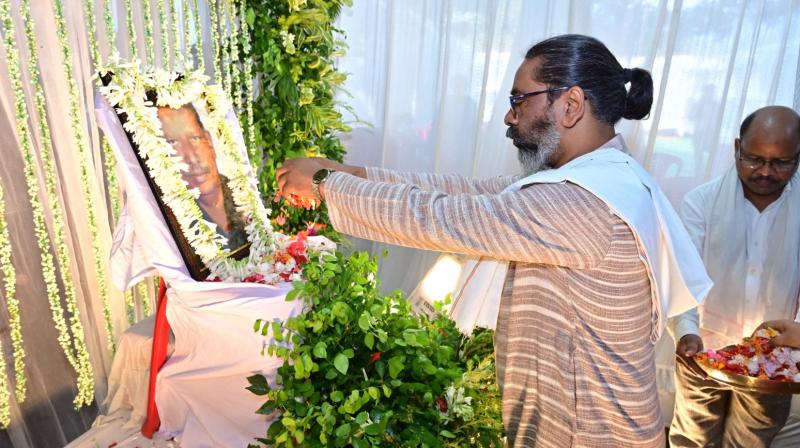 CM Hemant Soren paid tribute to Jharkhand agitator late Kapoor Kumar Tudu news CM Hemant Soren paid tribute to Jharkhand agitator late Kapoor Kumar Tudu news