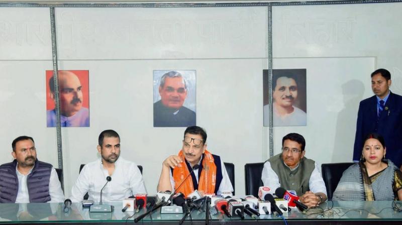 ‎भाजपा प्रदेश कार्यालय में आयोजित एक संवाददाता सम्मेलन को संबोधित करते हुए राजीव प्रताप रूड़ी