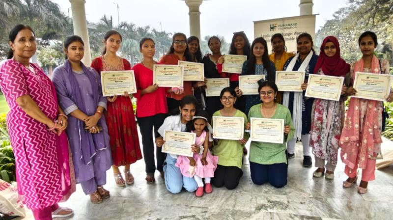 समारोह के दौरान मेघा झा, निहारिका रॉय, प्रतिभा विश्वास, नायला समरीन, इंशा आलम, श्रेया राज, ऋषिता आर्या, अदिति वी. ठाकुर, आकांक्षा विवेकानंद ठाकुर, अनामिका कुमारी और अंजली प्रिया,आयुषी प्रिया सहित कई पर्यावरण स्वयंसेविकाओं को उनके उत्कृष्ट योगदान के लिए प्रशस्ति पत्र प्रदान कर सम्मानित किया गया।