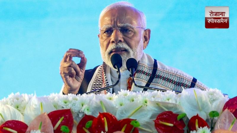 PM Modi again spoke on abusive words against his mother in Assam news in hindi 