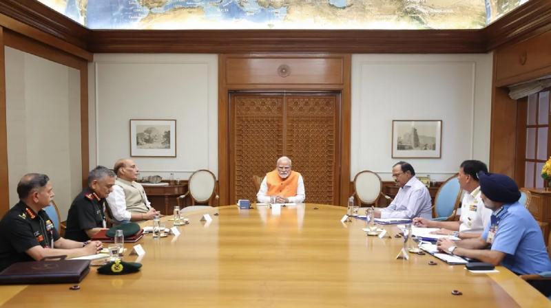 PM Modi meets all 3 defence chiefs latest news in hindi PM Modi meets all 3 defence chiefs latest news in hindi