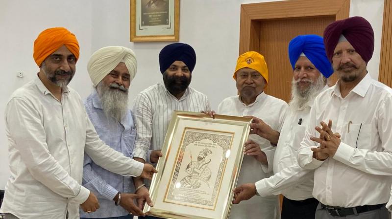 Takht Patna Sahib Committee meets Chief Minister Nitish Kumar news in hindi