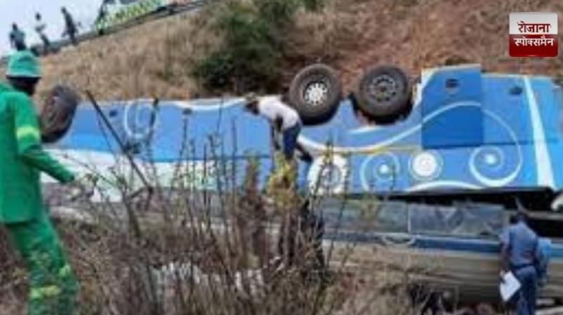 42 killed in bus crash in mountainous region of South Africa news in hindi 