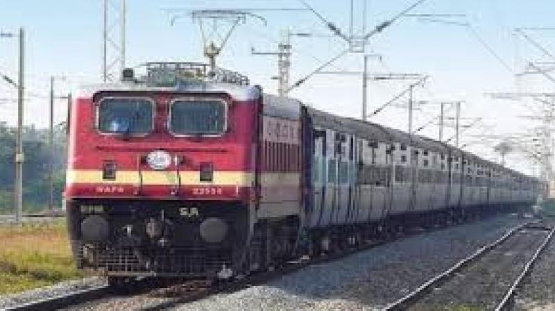 bathinda railway track iron rods recovered by train pilot claim (सांकेतिक फोटो)