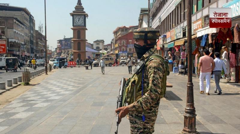 Explosives found in Dal Lake, destroyed by security agencies news in hindi