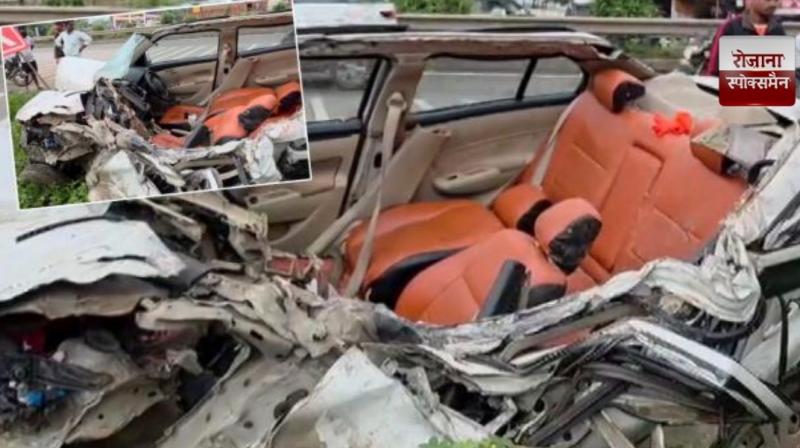 Two students killed in car-truck collision in Pune news in hindi 