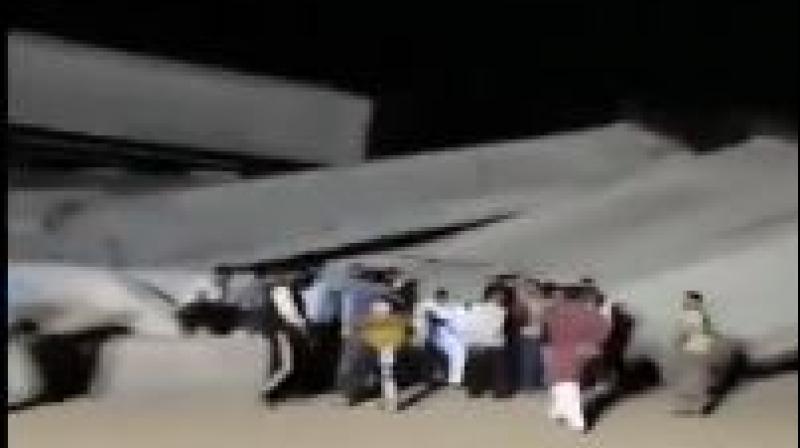 UP Pillar of under-construction Delhi-Dehradun Expressway collapsed News In Hindi