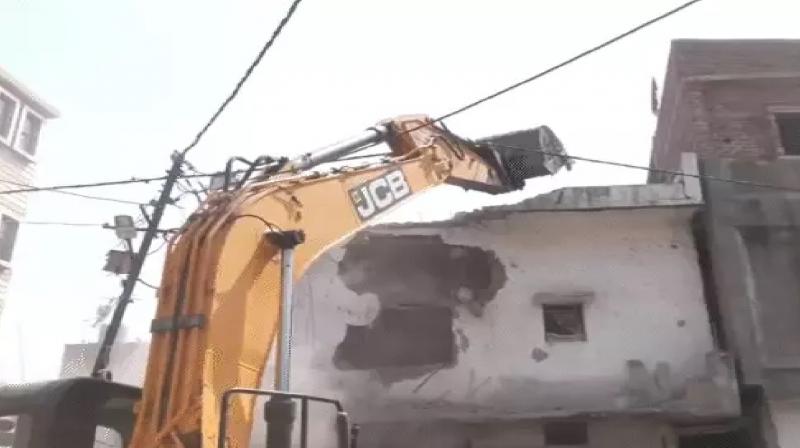 Bulldozer action started on illegal house of main accused of Nagpur violence news in hindi