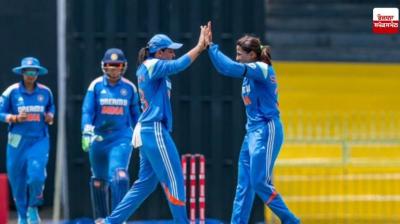 Indian women cricket team wore black bands pay tribute to Pahalgam victims News In Hindi