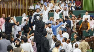Ruckus in Jammu and Kashmir assembly on second day too news in hindi