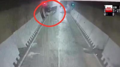 Jammu Kashmir Banihal bus overturns inside Navyug tunnel12 injured news In Hindi