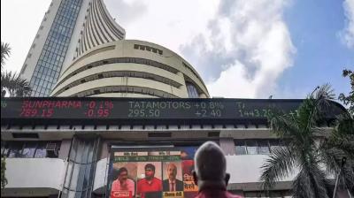 Downtrend in early trade, Sensex slips 225 points