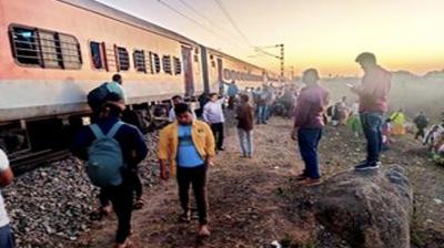 Six coaches of Godavari Express derail, no casualties
