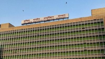 More than 400 doctors left AIIMS between 2022-2024 news in hindi