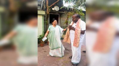 Mamta Banerjee met Kumaraswamy