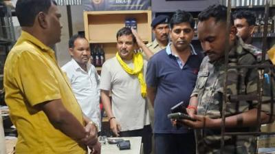 6 lakh rupees snatched from liquor shop manager Bokaro news In Hindi