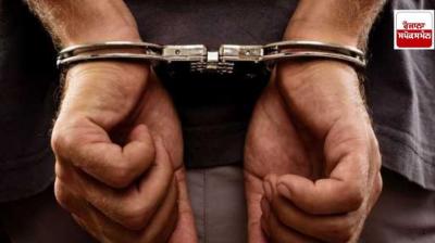 Accused arrested with expired cosmetics worth Rs 1.20 crore news in hindi