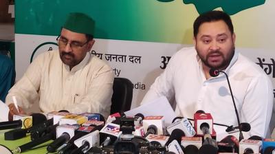 Police officers and people in the government are busy in failing the liquor ban, rjd news in hindi