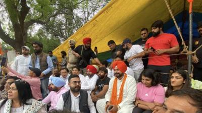 Navjot Singh Sidhu reached Jantar Mantar to support wrestlers