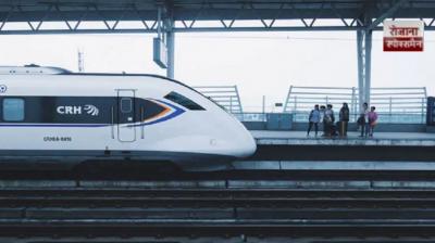 11 killed, 2 injured as train hits track workers in China