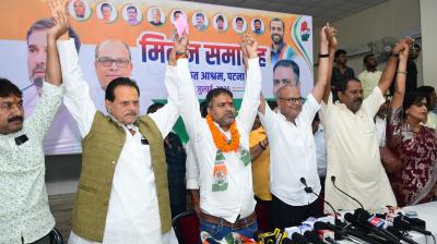 Gaurav Verma took membership of Congress along with thousands of his supporters news in hindi