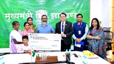 family members of martyr constable Sunil Dhan met CM Hemant Soren News in hindi