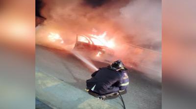 Suddenly fire broke out in a moving car in Thane (photo-pti)