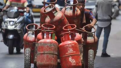  LPG Cylinder Price Hike Cooking Gas Cost Rises By Rs 50 News In Hindi