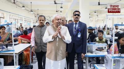 The Chief Minister visited the Hajipur Industrial Area and inspected the industrial units.