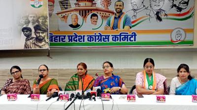 Sanitary pad distribution campaign by Mahila Congress in Bihar news in hindi