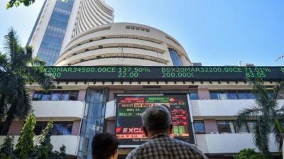 Selling in stock market due to deepening tension on border News In Hindi