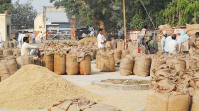 No entry of outsiders into the corporation's warehouses news in hindi