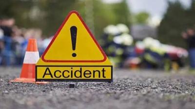 Road accident on Purvanchal Expressway in Uttar Pradesh, five killed news in hindi