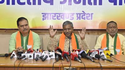 Hemant government brought new liquor policy to benefit its favourites news in hindi