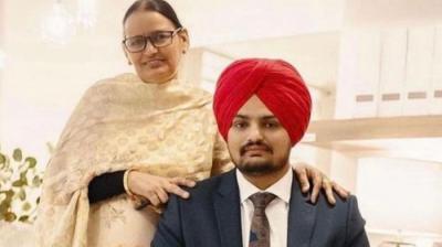 Turban was removed from Sidhu Moosewala's photo with AI: Mata Charan Kaur