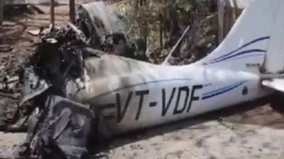 Private plane crashes in Gujarat, pilot dies news in hindi