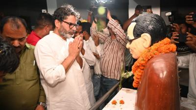 Prashant Kishore started the Bihar Badlaav Yatra from JP's village Sitabdiara news in hindi